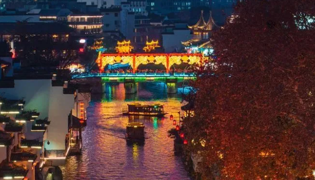 秦淮河畫(huà)舫游船