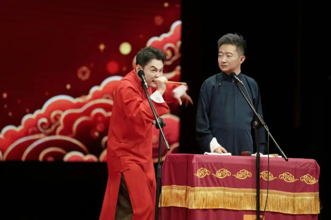 玉浩領(lǐng)銜老友記相聲專場鄭州站