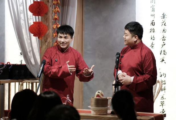 玉浩領(lǐng)銜老友記相聲專場鄭州站
