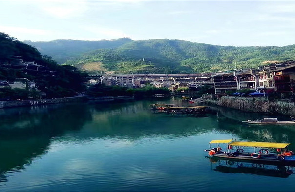 2025鎮(zhèn)遠(yuǎn)古城水上游價(jià)格詳情及購票入口(附免票人群+游覽時(shí)長+觀光亮點(diǎn))