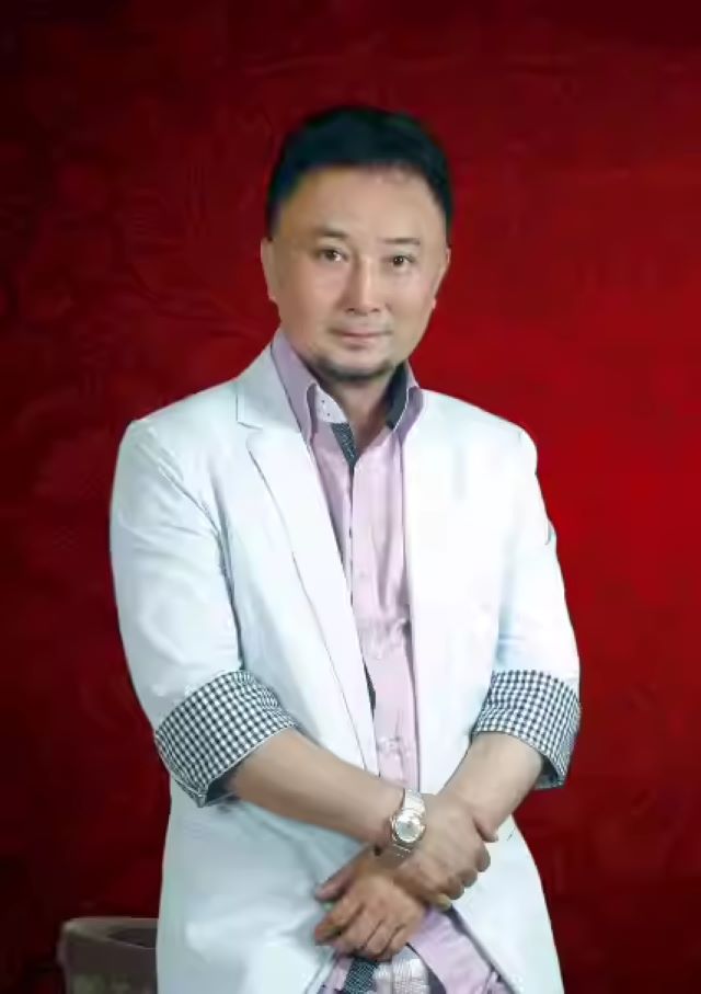 石晓亮.jpg