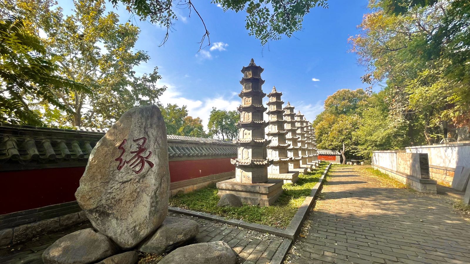濟(jì)南靈巖寺