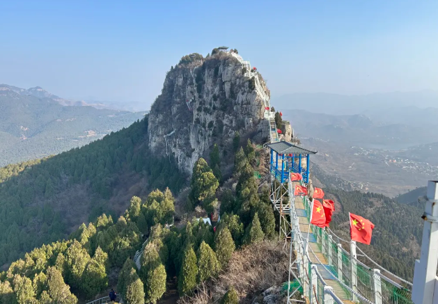 山东灵岩大佛山景区