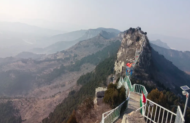 山东灵岩大佛山景区
