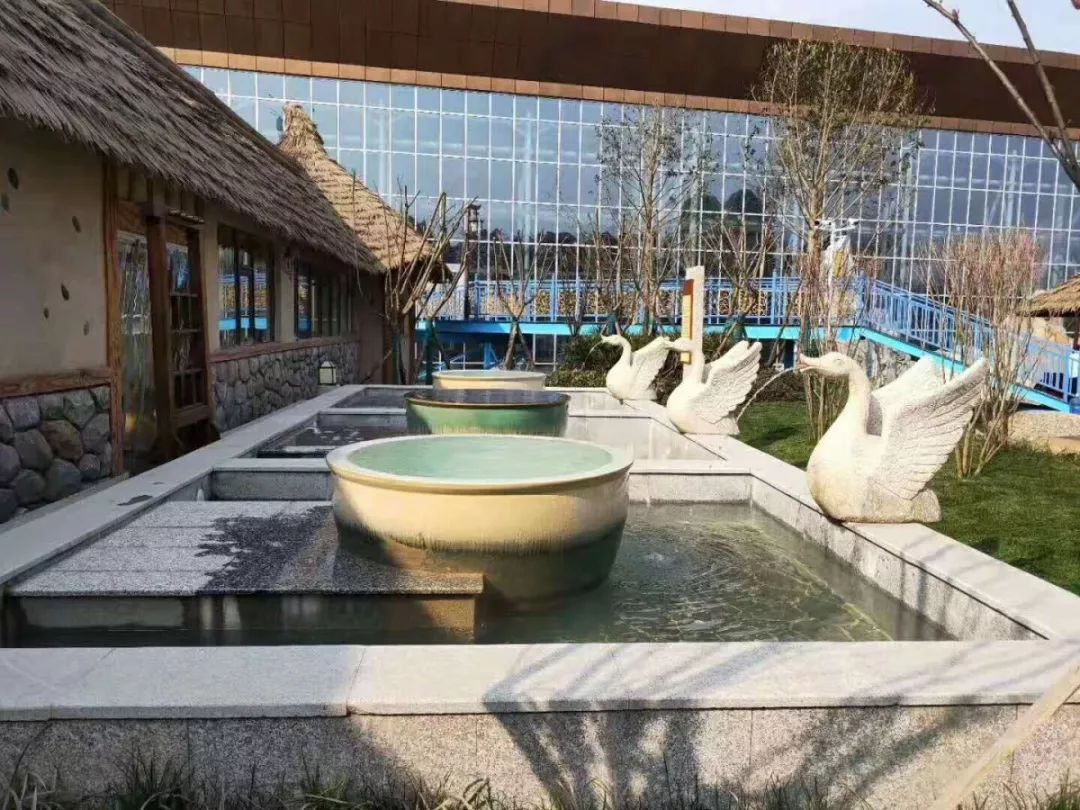 四季贵州山地温泉水世界