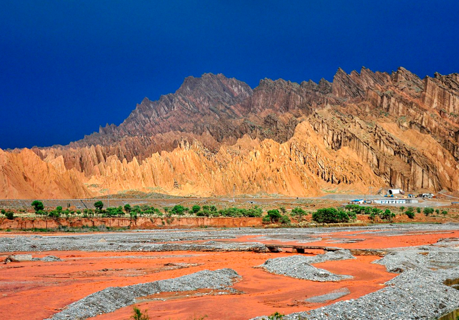 天山神秘大峡谷 天山神秘大峡谷