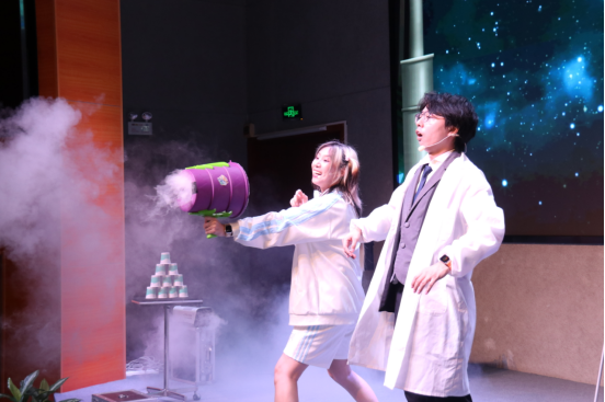 魔术剧《爷爷的时光机》东莞站