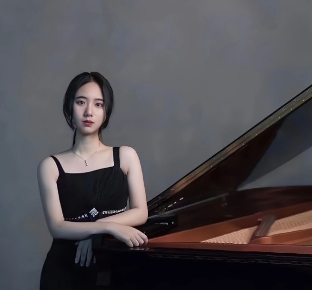 刘咏秋郑州钢琴音乐会