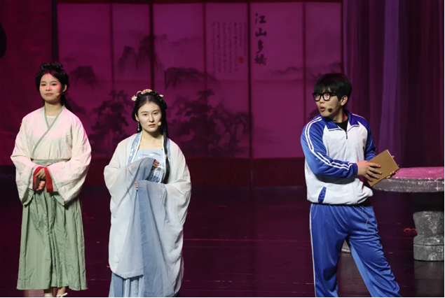 舞台剧《穿越唐宋寻李白》合肥站