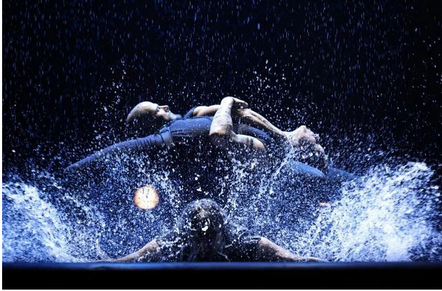 水舞劇《雨中》沈陽站 水舞劇《雨中》沈陽站