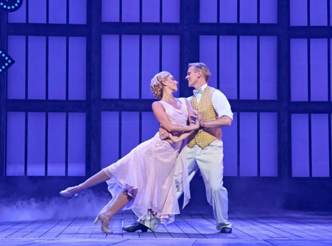 音乐剧《雨中曲》青岛站