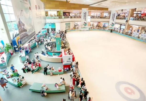 南宁冰纷万象滑冰场