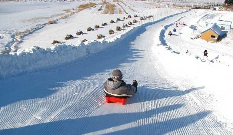 沈阳白清寨滑雪场 沈阳白清寨滑雪场