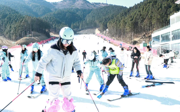 靖安国际滑雪场 靖安国际滑雪场