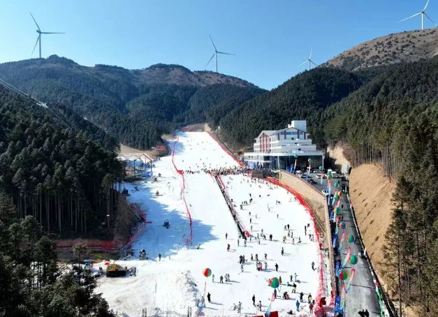 靖安国际滑雪场 靖安国际滑雪场