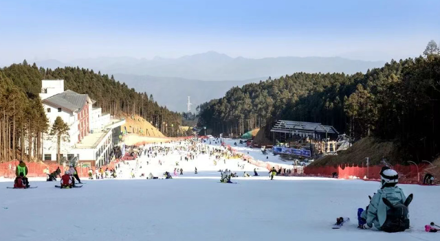 靖安国际滑雪场 靖安国际滑雪场