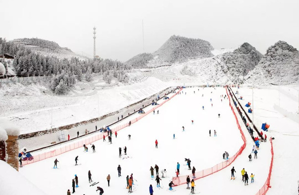 六盘水梅花山国际滑雪场