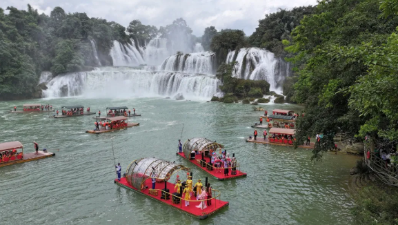 德天跨国瀑布景区