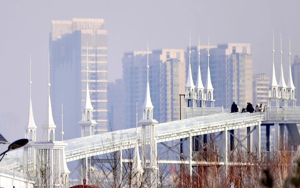 哈尔滨外滩雪人码头