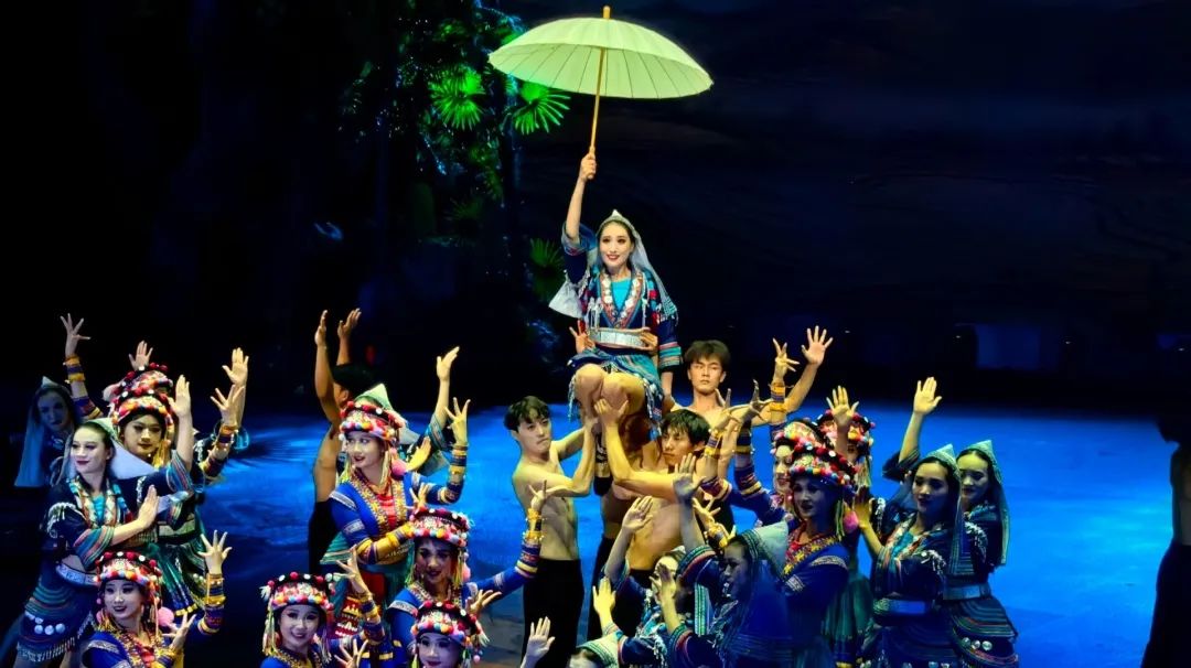 孔雀公主大剧院《新傣秀》
